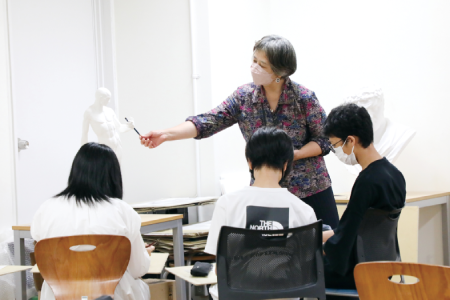 ＥＣＣ学園高等学校　大阪梅田キャンパス　通学スタイル　CGイラストアニメコース