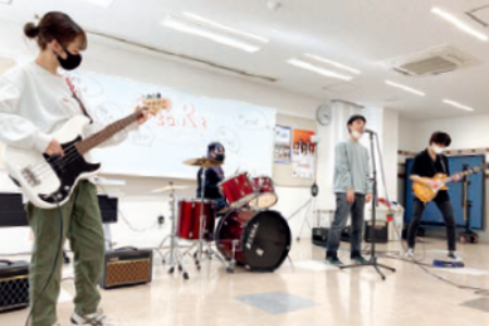 軽音練習（飛鳥未来高等学校　名古屋キャンパス）
