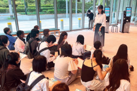 美術館（飛鳥未来きずな高等学校　立川キャンパス）